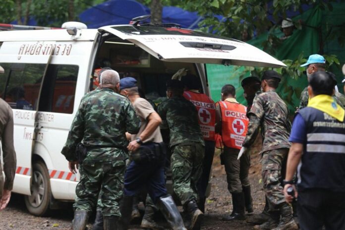 Rescue workers at the scene on Sunday (photo provided by the authorities)
