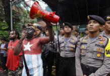 Rights Lawyers Challenge Indonesia Detention of 3 Activists