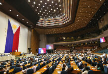 Chaotic Congress Row Stalls Duterte Speech, Rebel Deal Philippine House Speaker Pantaleon Alvarez, left, speaks during the Third regular session of the 17th Congress on Monday in Quezon city, metropolitan Manila, Philippines. Photo: Aaron Favila / Associated Press