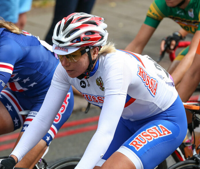 Olga Zabelinskaya cycles during the 2012 Olympic Road Race along Upper Richmond Road in Southwest London. Photo: Diliff / Wikimedia Commons