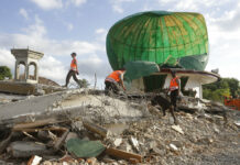 Indonesian Island Lifted 25cm by Deadly Quake