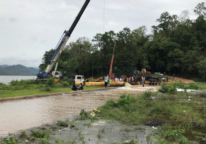 Water is being pumped out of the almost full Kaeng Krachan Dam in Phetchaburi province on Saturday. Water is being pumped out of the almost full Kaeng Krachan Dam in Phetchaburi province on Saturday.