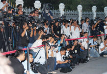 Casual Wear Banned for Government House Reporters