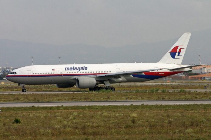 Malaysia Airlines flight MH17 taxis in 2011 in Fiumicino Airport, Rome, Italy. Photo: Alan Wilson / Wikimedia Commons Malaysia Airlines flight MH17 taxis in 2011 in Fiumicino Airport, Rome, Italy. Photo: Alan Wilson / Wikimedia Commons