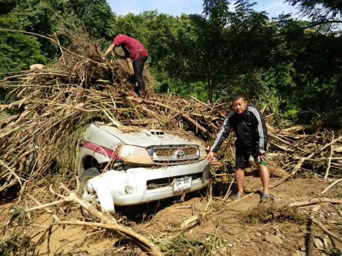 A Mae Hong Son police truck was swept away 400 meters by a flash flood on Sunday.