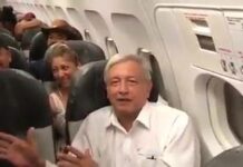 Mexico’s President-Elect Stuck Aboard Delayed Flight (Video)