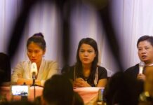 Wives of 2 Reuters Reporters in Myanmar Shocked by Verdicts Than Zaw Aung, right, a lawyer of two Reuters journalists, talks to journalists during a press briefing together with Pan Ei Mon, second left, wife of Reuters journalist Wa Lone, Chit Su Win, second right, wife of Reuters journalist Kyaw Soe Oo, and Khin Maung Zaw, left, a lawyer of two Reuters journalists, at a hotel Tuesday, Sept. 4, 2018, in Yangon, Myanmar. Photo: Thein Zaw / Associated Press