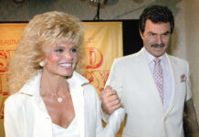 Burt Reynolds, Star of Film and TV, 82 Burt Reynolds, right, holds hands with Loni Anderson at luncheon in in 1987 in Los Angeles. Photo: Bob Galbraith / Associated Press