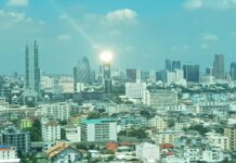 Bank Promises to Fix ‘Blinding’ Bangkok Tower