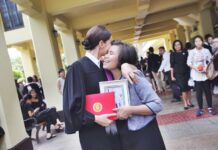 40 University Graduation Ceremonies Postponed