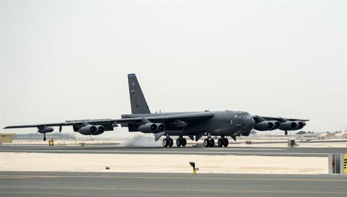 A B-52 Stratofortress from Barksdale Air Force Base, Louisiana, touches down in April 2016 in Qatar. Photo: Tech. Sgt. Nathan Lipscomb / US Air Force