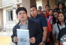 Parties Accuse Each Other of Defying Political Ban, Vote Buying Former Redshirt hardliner Suporn Attawong now supports a pro-junta political party.