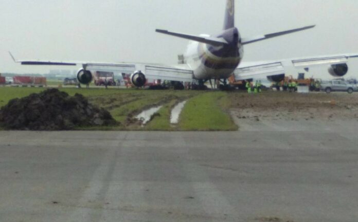 thai airways overshoots runway