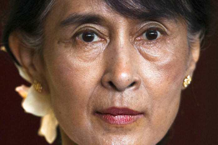 Myanmar opposition leader Aung San Suu Kyi briefs the media after a meeting with Norway Prime Minister Jens Stoltenberg at the Norway government guest house in 2012 in Oslo, Norway. Photo: Markus Schreiber / Associated Press