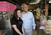 Fewer Dazzled by Suthep’s Megawatt Grin on Streets of Bangkok