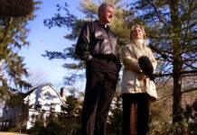 Bomb Found at Clintons’ New York Home: US Official Bill and Hillary Clinton stand in the driveway of their new home in Chappaqua, New York, in a file photo. Photo: Associated Press