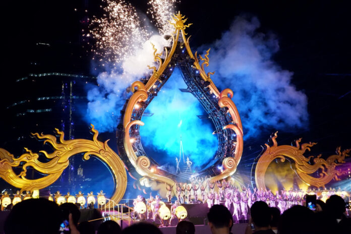 The opening show on Nov. 9 at Iconsiam in Bangkok. The opening show on Nov. 9 at Iconsiam in Bangkok.
