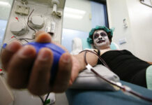 Thai Red Cross Wants Bloody-Minded Donors for Halloween Thanat Chotrat dressed in a ghost costume for Halloween donates blood Wednesday at the Thai Red Cross in Bangkok. Photo: Sakchai Lalit / Associated Press