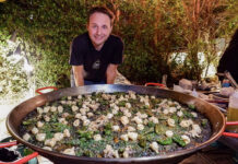 Seasoned by Spanish Greats, Expat Translates Tapas Into Thai Jacobo Astray poses with his pan of paella on Nov. 10 at an event in Thonglor.