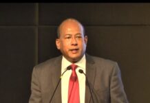 FIFA Ethics Judge Resigns While Suspected of Corruption Sundra Rajoo delivers a speech in 2017. Image: Asian International Arbitration Centre / YouTube