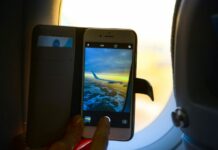 Using Phones on Planes is Safe – But For Now, Don’t Make Calls