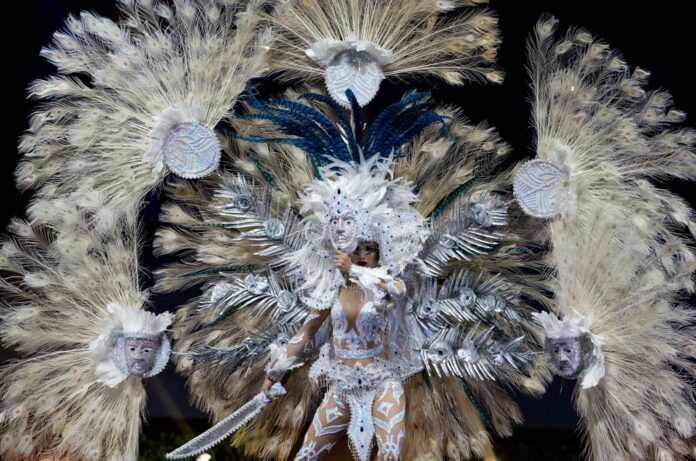 Miss El Salvador Marisela de Montecristo displays her costume Monday during Miss Universe National Costume Show in Chon Buri, Thailand. Photo: Gemunu Amarasinghe / Associated Press