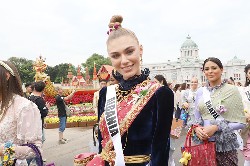 Trejsi Sejdini in chong kraben Thai costume at the Winter Fair in Bangkok on Monday.