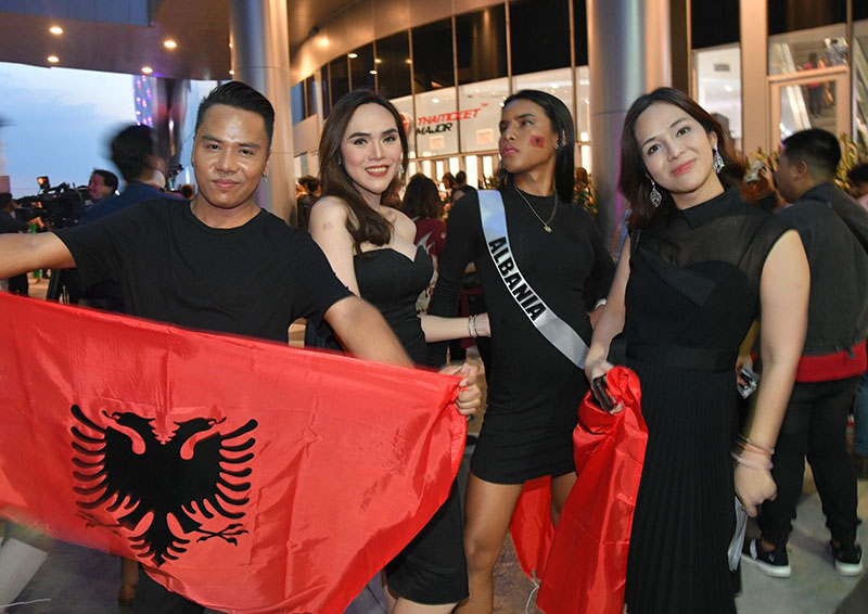 Thai fans of Trejsi Sejdini Thursday night at the Miss Universe 2018 preliminary rounds.