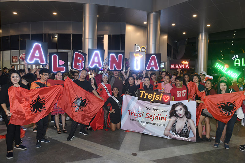 Thai fans of Trejsi Sejdini Thursday night at the Miss Universe 2018 preliminary rounds.