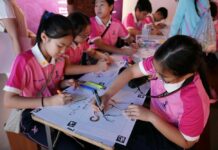 River City Bangkok Provides Support to Students Through Interactive Exhibit of Chinese Painted Scrolls (Sponsored)