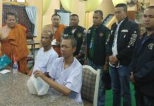 ‘Extremely Drunk’ Monks Living in Bus Station Busted For Harassment Phra Wittaya Pholyano and Phra Supphachok Katadharmo on Thursday after being forced to leave the monkhood.