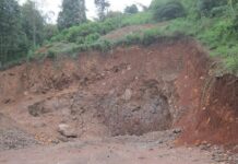 Dozens Buried by Landslide at Unlicensed Indonesia Gold Mine A landslide in 2014 in West Java, Indonesia. Photo: Devitapra / Wikimedia Commons