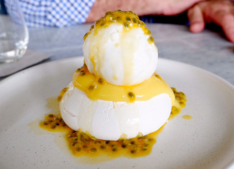 Passionfruit pavlova (260 baht).