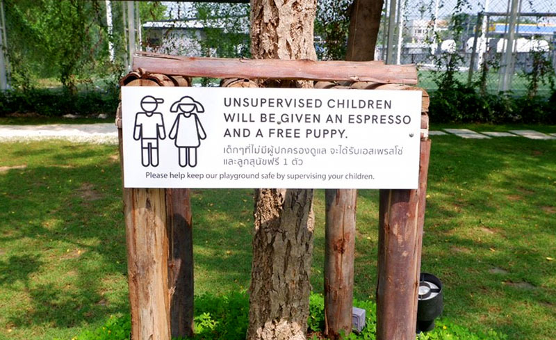 A sign saying “unsupervised children will be given an espresso and a free puppy” in English and Thai encapsulates Aussie humor, Popovic says, and has prompted some people to actually ask staff for a free espresso and dog. 