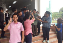 Lampang Police Chief Suspended After ‘Three-Finger Salute’ Incident