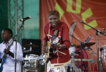 Oliver Mtukudzi, Zimbabwean Afro-Jazz Star, Dead at 66 Zimbabwean music superstar and U.N. goodwill ambassador Oliver Mtukudzi, center, performs in 2011 at a music festival held in Karen on the outskirts of Nairobi, Kenya. Photo: Ben Curtis / Associated Press