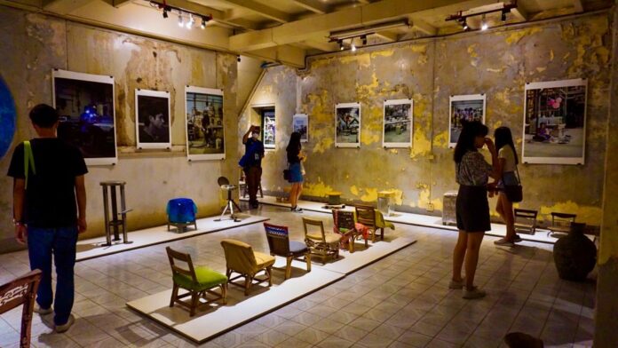 Visitors check out displays on the opening day of Bangkok Design Week Saturday in Talad Noi area. Visitors check out displays on the opening day of Bangkok Design Week Saturday in Talad Noi area.