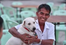 Bangkok Man Holds Banquet After Reunited With Lost Dog (Photos) Boonsong Meethao and Lukmoo at the Saturday feast in Bangkok.