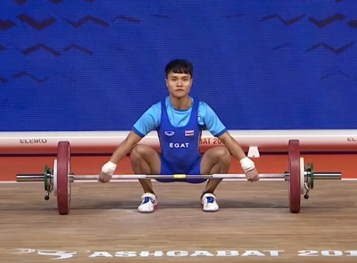 Thunya Sukcharoen prepares to lift 45 kilograms in November in Ashgabat, Turkmenistan. Image: International Weightlifting Federation / YouTube