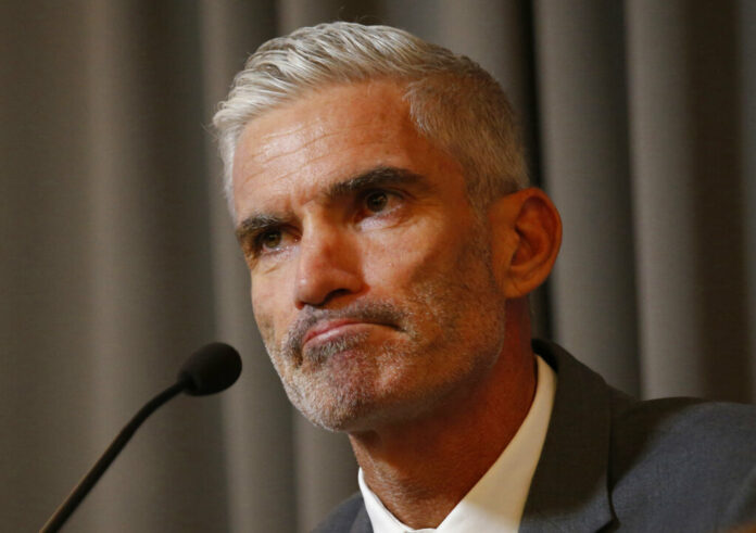 Former Australian soccer national team member Craig Foster talks to journalists at The Foreign Correspondents' Club of Thailand after meeting detained refugee Hakeem al-Araibi on Friday in Bangkok. Photo: Sakchai Lalit / Associated Press