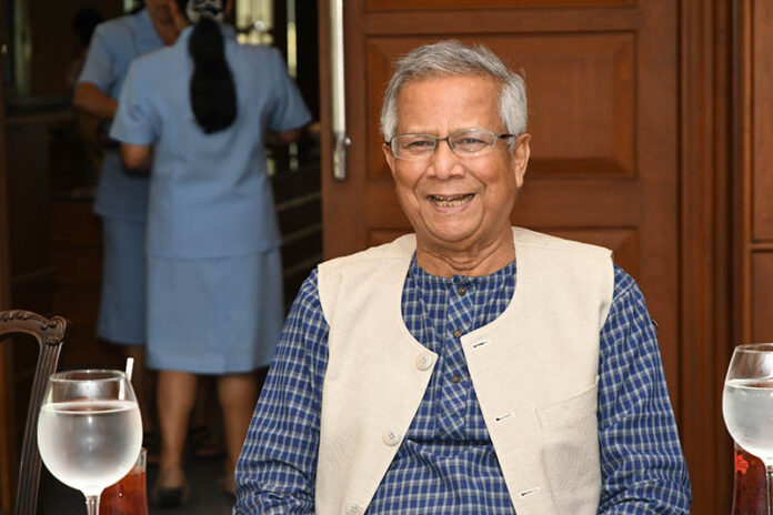 Nobel Laureate Muhammad Yunus at lunch Tuesday with editors and reporters in Bangkok.
