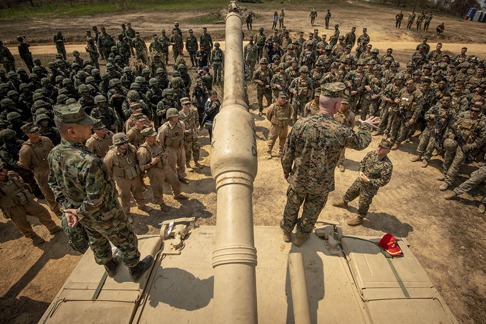 U.S. Marine Corps Lt. Gen. Eric Smith talks to the U.S. and Royal Thai Marines on top of a M1 Abrams after the combined arms live-fire exercise Wednesday in Chanthaburi province. Photo: U.S. Marine Corps