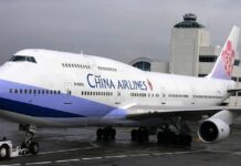 Pilots at Taiwanese Liner Strike During Lunar New Year Rush A China Airlines Boeing 747-400 parked in 2004 at the Los Angeles Airport. Photo: Frank Kovalchek / Wikimedia Commons