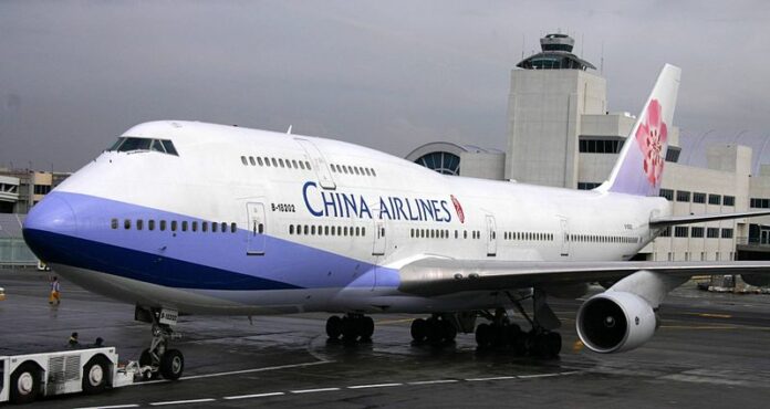 A China Airlines Boeing 747-400 parked in 2004 at the Los Angeles Airport. Photo: Frank Kovalchek / Wikimedia Commons