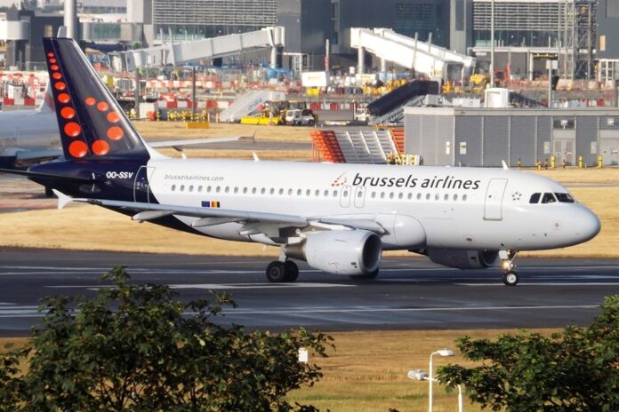 An Brussels Airlines Airbus 319 taxis in 2013 at Heathrow Airport in London, England. Photo: Mark Harkin / Flickr An Brussels Airlines Airbus 319 taxis in 2013 at Heathrow Airport in London, England. Photo: Mark Harkin / Flickr