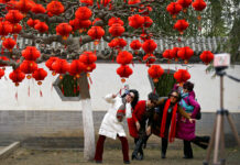 Asia Greets Year of the Pig, Farewells the Dog (Photos)