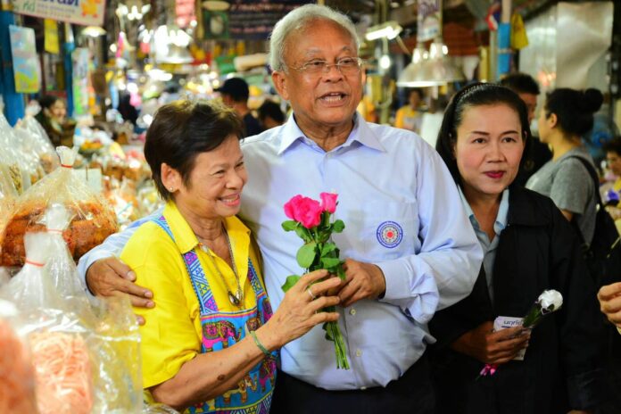 SUTHEP Suthep Thaugsuban at a rally for the Action Coalition for Thailand Party Monday in Samut Songkhram province. Photo: Action Coalition for Thailand