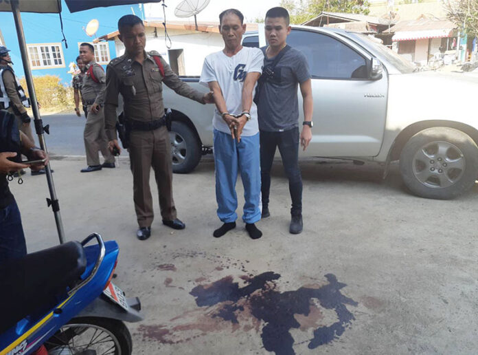 Sathian Kumchamorin points Sunday to police where he confessed to stabbing Picharat Klibram. Sathian Kumchamorin points Sunday to police where he confessed to stabbing Picharat Klibram.