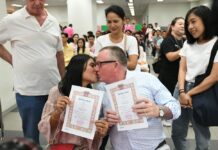 Candidates Say ‘Be Mine’ as Valentine’s Day Sweeps Kingdom (Photos)