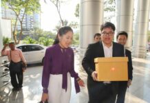Future Forward Strikes Back Against Anti-Monarchy Claim
